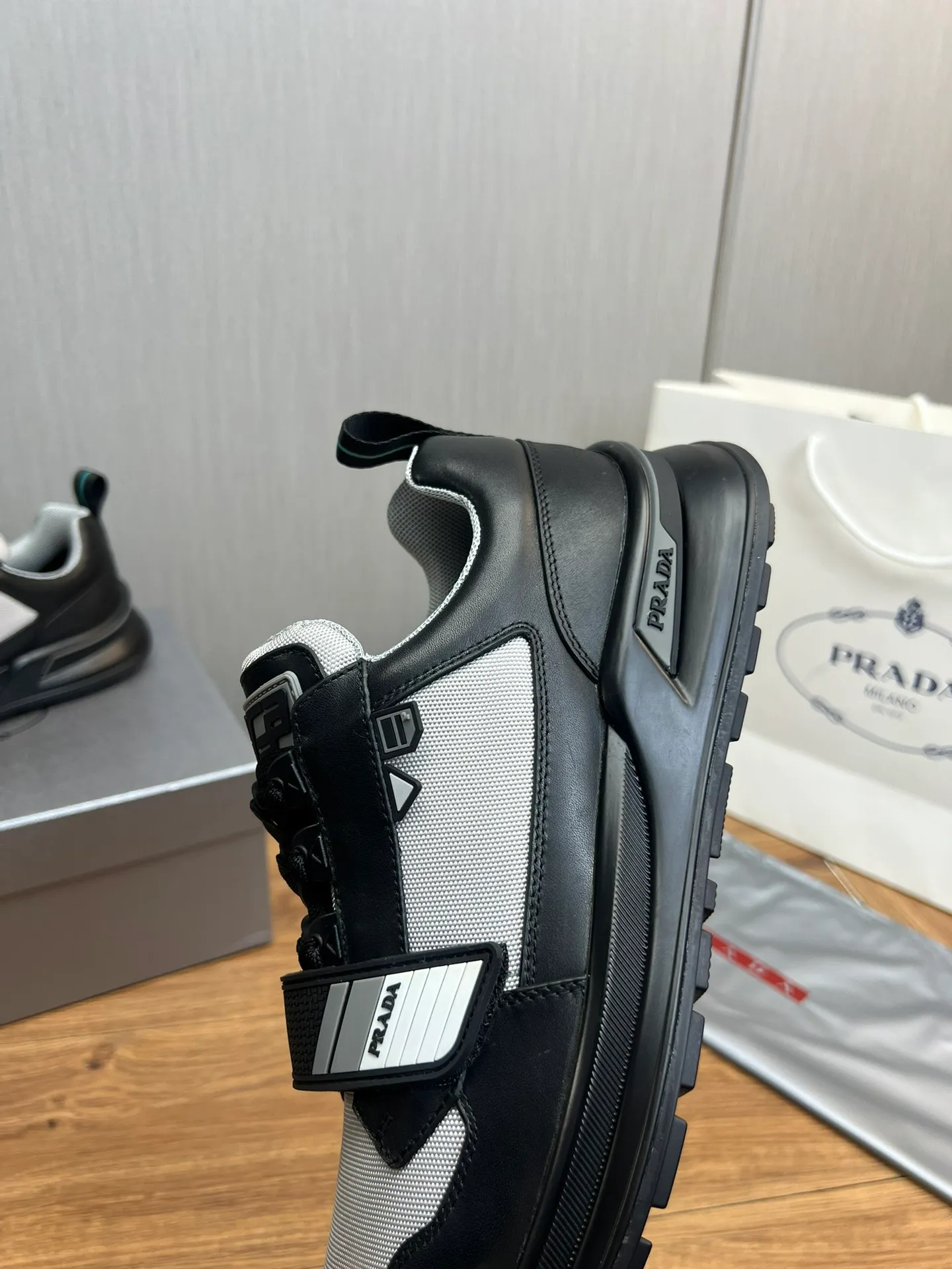Men's shoes 💰620💰 [PRADA] Men's shoes are popular in the counter, official website is synchronized, high-quality shipments ✔️Original cowhide stitching mesh + cowhide lining, 1🆚1 replica, original original bottom, 38-45 (45 customized, non-refundable)